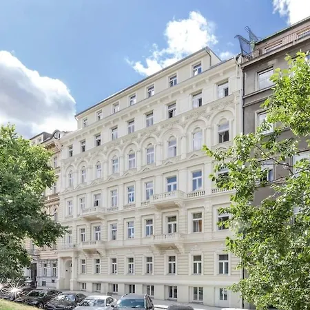 New In 1 * Praga